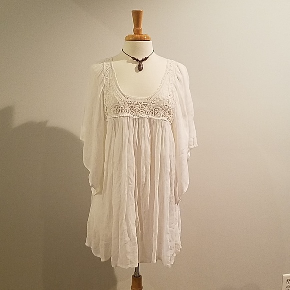 White flowy shirt - Picture 1 of 2